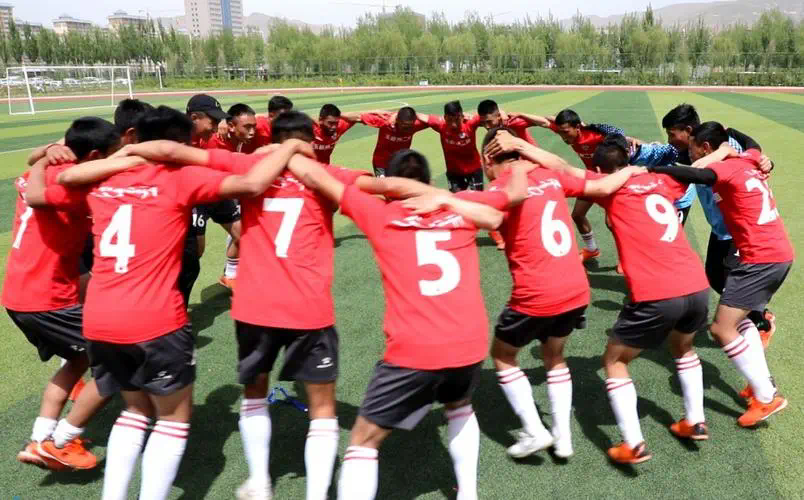 网球拍什么地方能穿线
